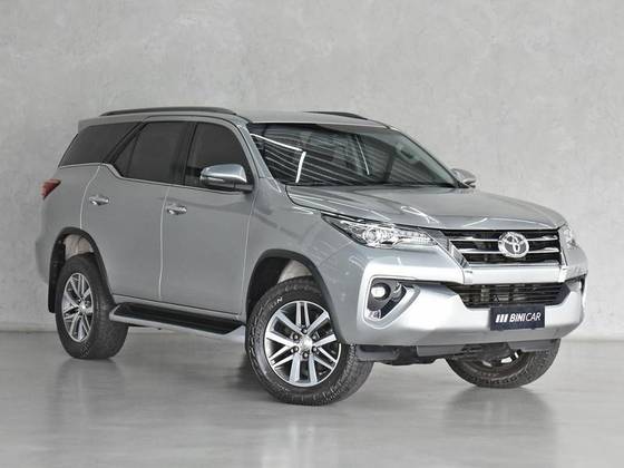 TOYOTA HILUX SW4 2.8 SRX 4X4 16V TURBO INTERCOOLER DIESEL 4P AUTOMÁTICO TOYOTA HILUX SW4 2.8 SRX 4X4 16V TURBO INTERCOOLER DIESEL 4P AUTOMÁTICO
